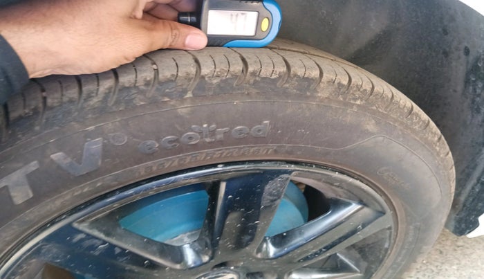 2011 Volkswagen Vento HIGHLINE 1.6 MPI, Petrol, Manual, 64,183 km, tyre