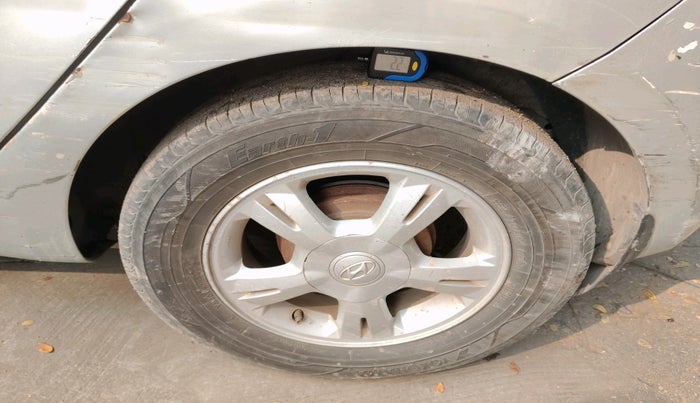 2011 Hyundai i20 SPORTZ 1.2, Petrol, Manual, 1,70,041 km, tyre