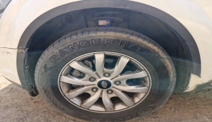 2017 Mahindra XUV500 W10, Diesel, Manual, 1,61,558 km, tyre