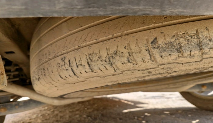 2017 Mahindra XUV500 W10, Diesel, Manual, 1,61,558 km, tyre