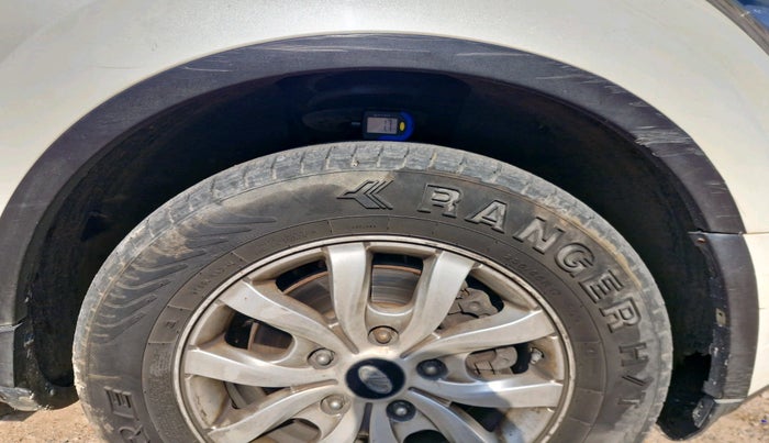 2017 Mahindra XUV500 W10, Diesel, Manual, 1,61,558 km, tyre