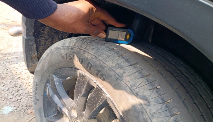 2019 Maruti Vitara Brezza ZDI, Diesel, Manual, 2,01,164 km, tyre