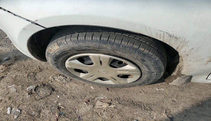 2013 Maruti Swift Dzire VDI, Diesel, Manual, 1,05,304 km, tyre