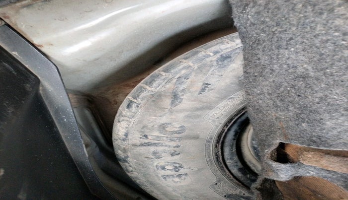 2013 Maruti Swift Dzire VDI, Diesel, Manual, 1,05,304 km, tyre