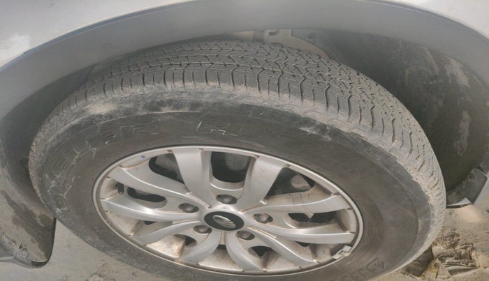 2018 Mahindra XUV500 W10 AT, Diesel, Automatic, 42,545 km, tyre