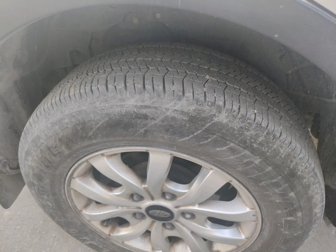 2018 Mahindra XUV500 W10 AT, Diesel, Automatic, 42,545 km, tyre