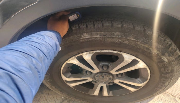 2018 Tata Hexa XM 4X2 7 STR, Diesel, Manual, 2,24,082 km, tyre