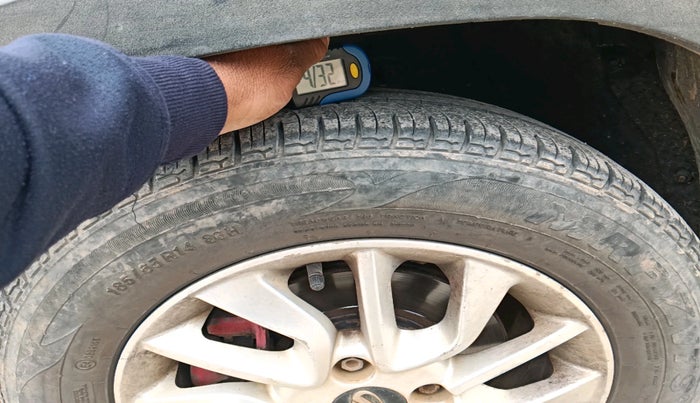 2016 Mahindra Kuv100 K8 D 6 STR, Diesel, Manual, 61,214 km, tyre