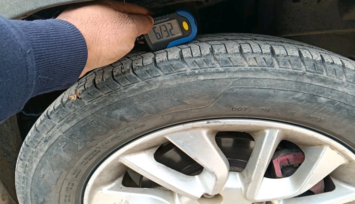 2016 Mahindra Kuv100 K8 D 6 STR, Diesel, Manual, 61,214 km, tyre