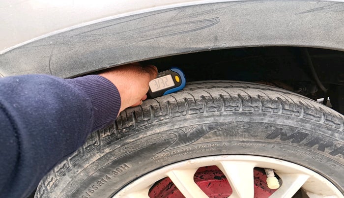 2016 Mahindra Kuv100 K8 D 6 STR, Diesel, Manual, 61,214 km, tyre