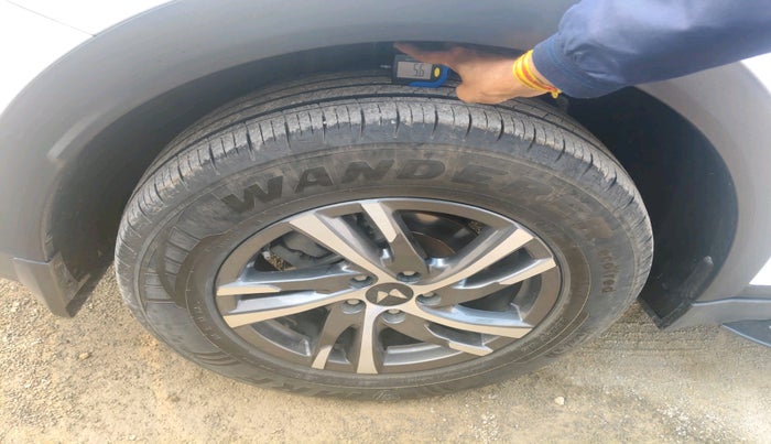 2023 Mahindra XUV700 AX 5 D MT 7 STR, Diesel, Manual, 40,399 km, tyre