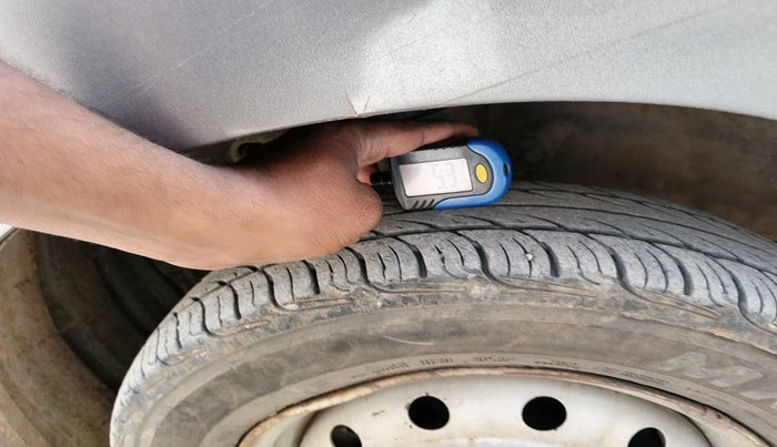 2012 Maruti Wagon R 1.0 LXI CNG, Petrol, Manual, 95,229 km, tyre