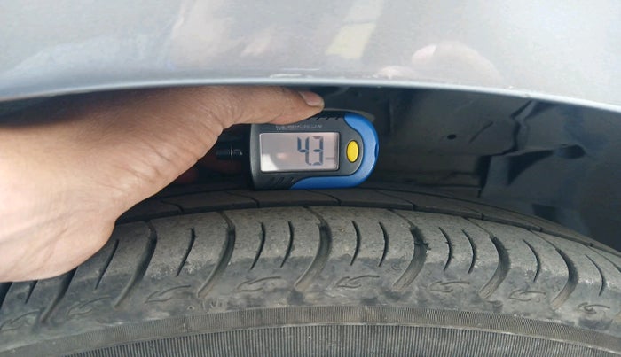 2017 Maruti Ciaz DELTA DIESEL 1.3, Diesel, Manual, 1,46,242 km, tyre