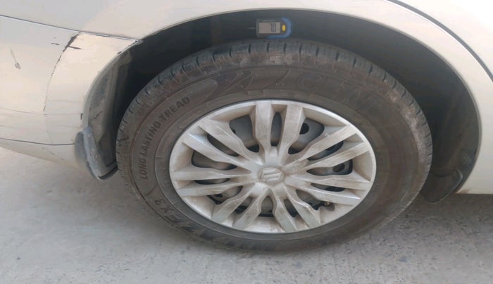 2017 Maruti Dzire VXI, Petrol, Manual, 58,445 km, tyre