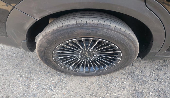 2024 KIA CARENS Premium (O) 1.5 Petrol 7 STR, Petrol, Manual, 2,741 km, tyre