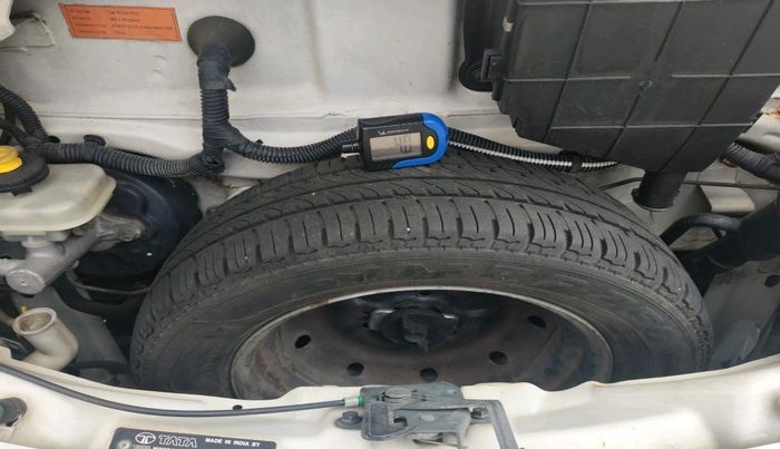 2014 Tata Nano TWIST XT, Petrol, Manual, 1,14,216 km, tyre