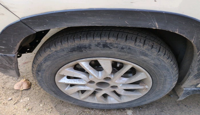 2016 Mahindra Kuv100 K8 D 6 STR, Diesel, Manual, 1,62,846 km, tyre