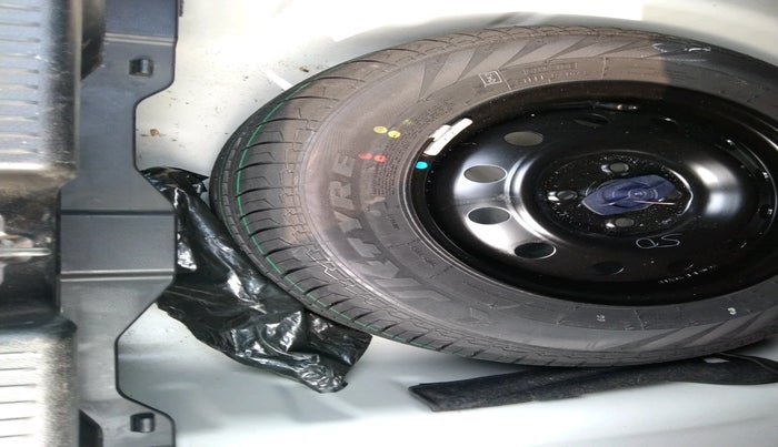 2024 Maruti Dzire VXI, Petrol, Manual, 25,892 km, tyre