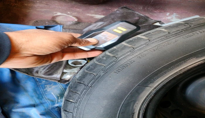 2016 Honda City 1.5L I-VTEC SV, Petrol, Manual, 1,50,550 km, tyre