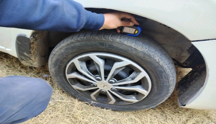 2013 Maruti Wagon R 1.0 LXI, Petrol, Manual, 44,830 km, tyre