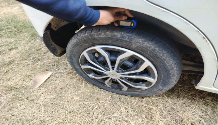 2013 Maruti Wagon R 1.0 LXI, Petrol, Manual, 44,830 km, tyre