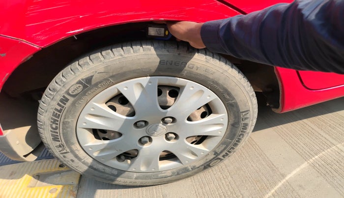 2013 Honda Brio S MT, Petrol, Manual, 67,589 km, tyre