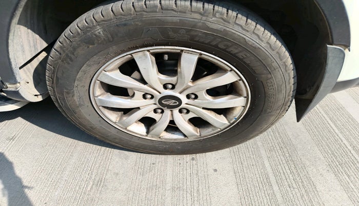 2018 Mahindra XUV500 W10 AT, Diesel, Automatic, 2,53,637 km, tyre