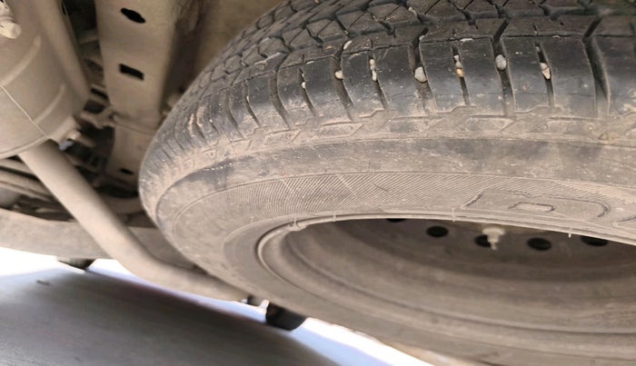 2018 Mahindra XUV500 W10 AT, Diesel, Automatic, 2,53,637 km, tyre