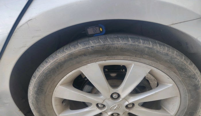 2011 Hyundai Verna FLUIDIC 1.6 VTVT SX, Petrol, Manual, 2,07,481 km, tyre