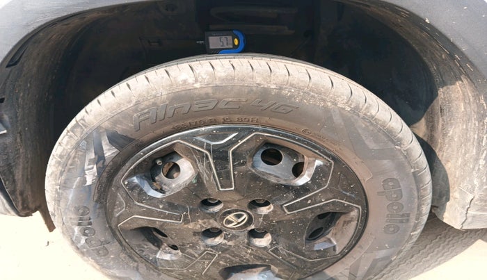 2022 Tata PUNCH ACCOMPLISHED AMT, Petrol, Automatic, 47,734 km, tyre