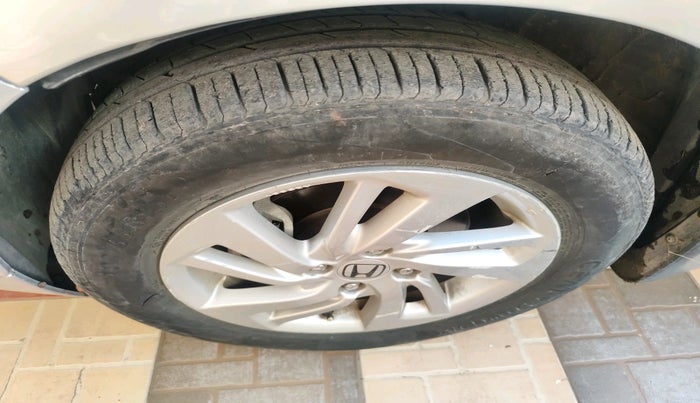 2015 Honda Jazz 1.2L I-VTEC V AT, Petrol, Automatic, 46,509 km, tyre