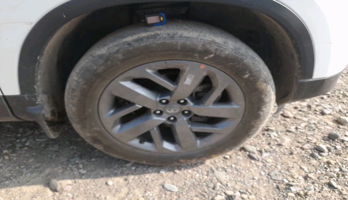 2022 Tata Safari XT PLUS, Diesel, Manual, 43,006 km, tyre