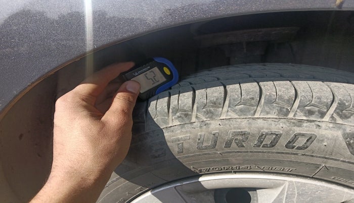 2015 Hyundai Elite i20 MAGNA 1.4 CRDI, Diesel, Manual, 1,05,408 km, tyre