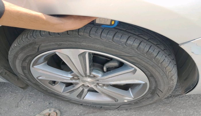 2017 Hyundai Verna 1.6 VTVT SX (O) AT, Petrol, Automatic, 69,644 km, tyre