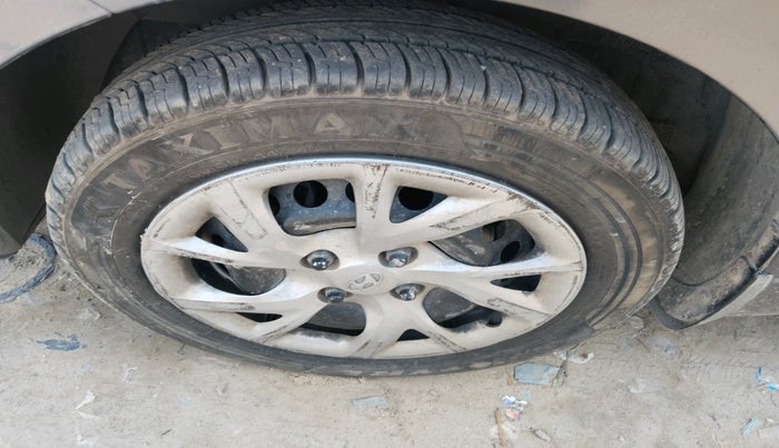 2017 Hyundai Grand i10 MAGNA AT 1.2 KAPPA VTVT, Petrol, Automatic, 36,529 km, tyre