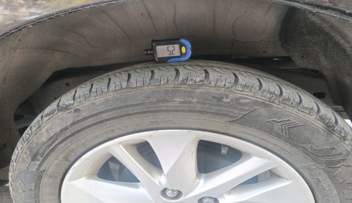 2020 Toyota Innova Crysta 2.7 GX AT 7 STR, Petrol, Automatic, 75,156 km, tyre