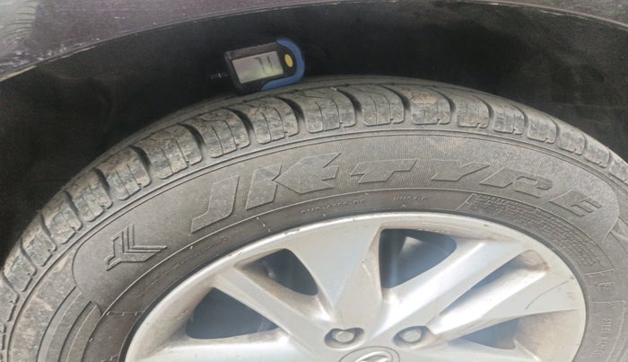 2020 Toyota Innova Crysta 2.7 GX AT 7 STR, Petrol, Automatic, 75,156 km, tyre