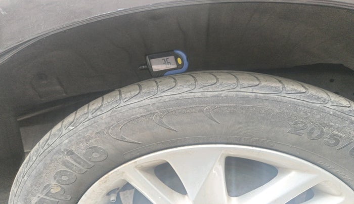 2020 Toyota Innova Crysta 2.7 GX AT 7 STR, Petrol, Automatic, 75,156 km, tyre