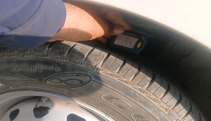 2018 Tata Tiago XZA PETROL, Petrol, Automatic, 1,04,997 km, tyre