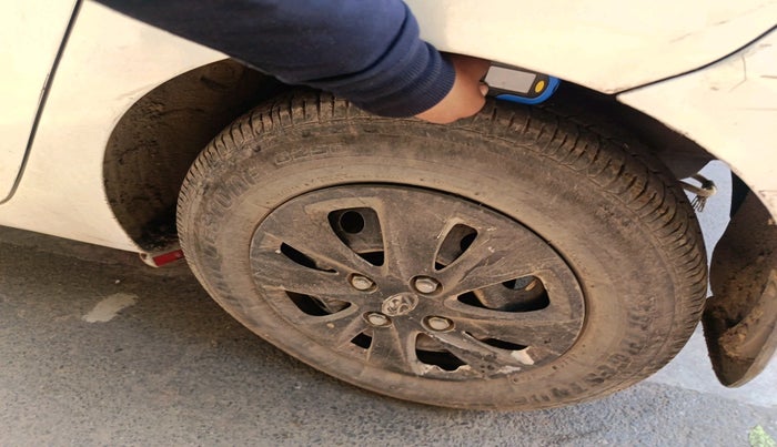 2011 Hyundai i10 MAGNA 1.1, Petrol, Manual, 32,709 km, tyre