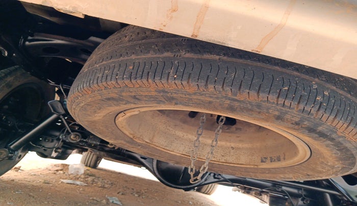 2015 Toyota Innova 2.5 VX 7 STR, Diesel, Manual, 1,09,399 km, tyre