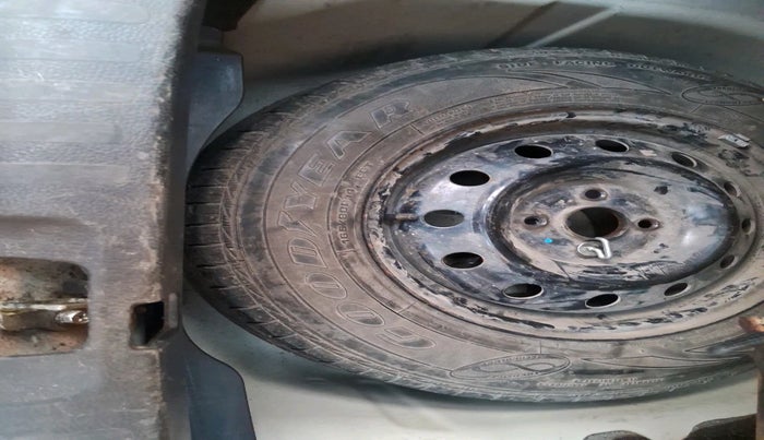 2012 Maruti Swift Dzire VXI, Petrol, Manual, 67,069 km, tyre