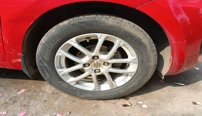 2018 Maruti Swift ZXI, Petrol, Manual, 35,065 km, tyre