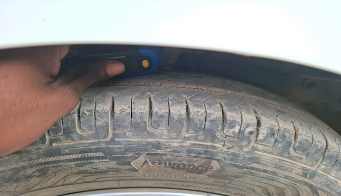 2011 Hyundai i10 SPORTZ 1.2 AT, Petrol, Automatic, 1,02,741 km, tyre