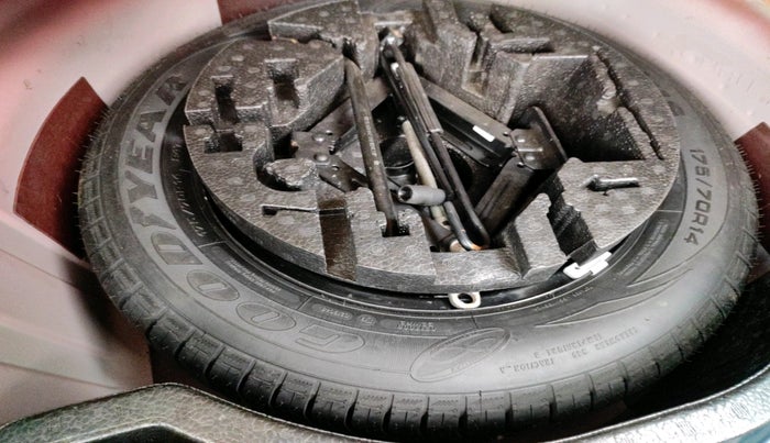 2018 Skoda Rapid STYLE 1.6 MPI, Petrol, Manual, 40,244 km, tyre