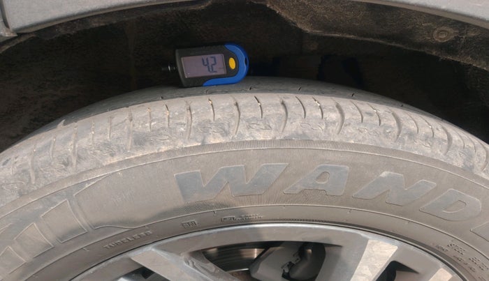 2022 Mahindra XUV700 AX 5 D AT 7 STR, Diesel, Automatic, 52,813 km, tyre