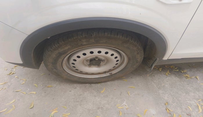 2024 Mahindra XUV300 W4 1.2 PETROL, Petrol, Manual, 12,902 km, tyre