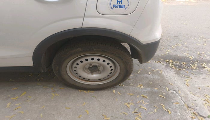 2024 Mahindra XUV300 W4 1.2 PETROL, Petrol, Manual, 12,902 km, tyre