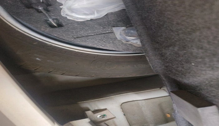 2024 Mahindra XUV300 W4 1.2 PETROL, Petrol, Manual, 12,902 km, tyre