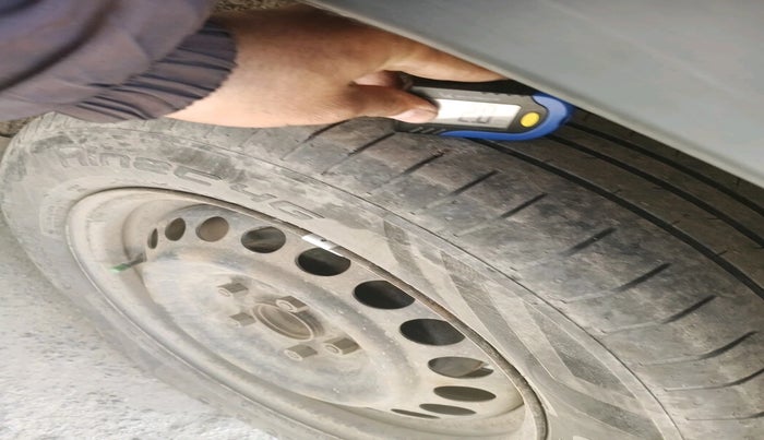 2017 Maruti Vitara Brezza VDI (O), Diesel, Manual, 1,84,965 km, tyre